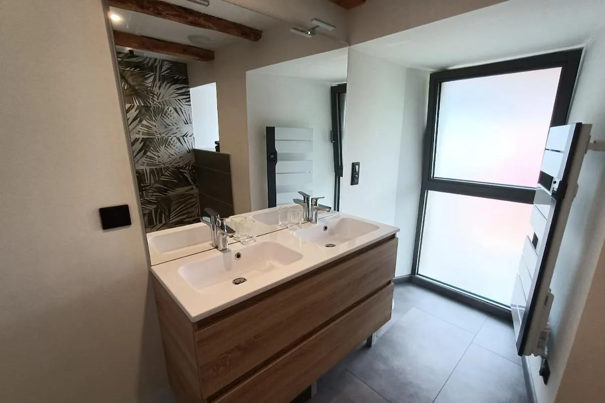 Villa Gite Pour 9 Personnes Avec Jardin A Proximite Du Puy Mary Le Claux France